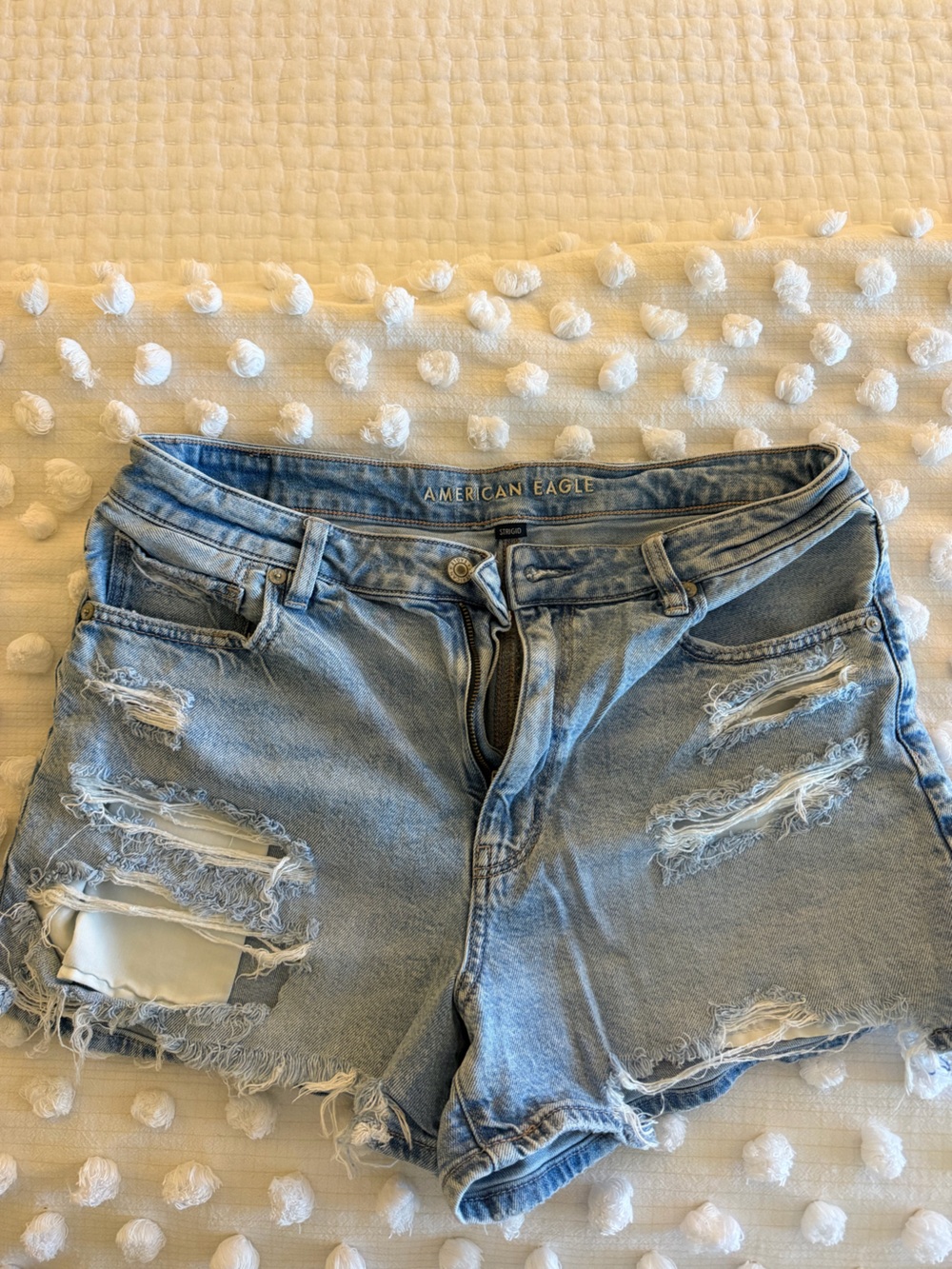 AE Strigid Ripped Denim Mom Short